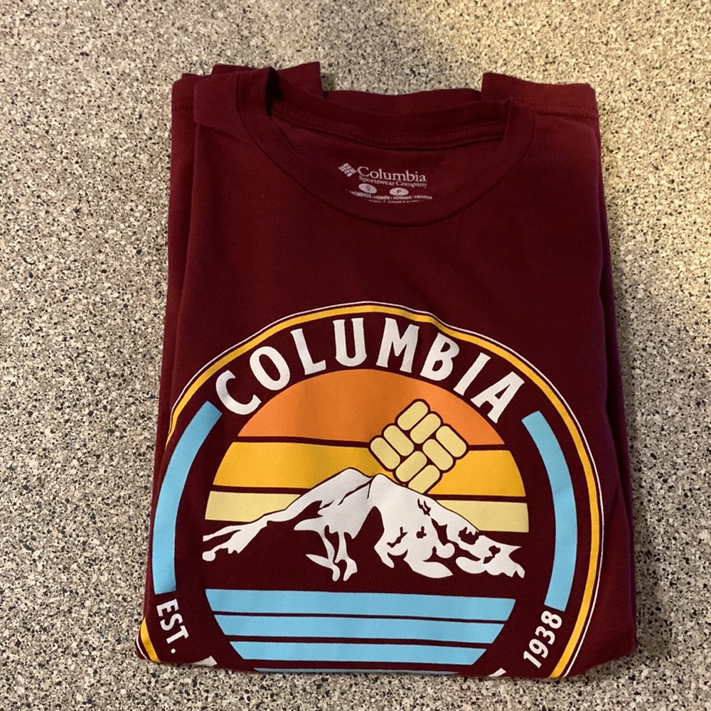 Columbia Women’s size small maroon yellow blue always outside mountain shirt ♥️